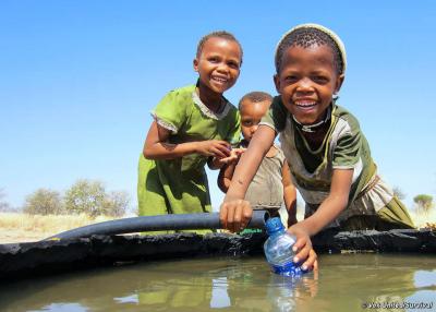 Los bosquimanos del Kalahari ya tienen agua